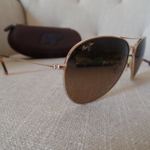 Maui Jim Mavericks Aviator in Gold Titanium Frame w/ Bronze Lens - Picture 5 of 9